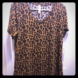 BNWT LuLaRoe Christy Tee Size M - Leopard Print!